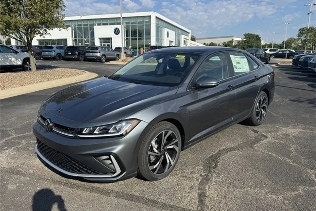 2025 Volkswagen Jetta SEL photo 1