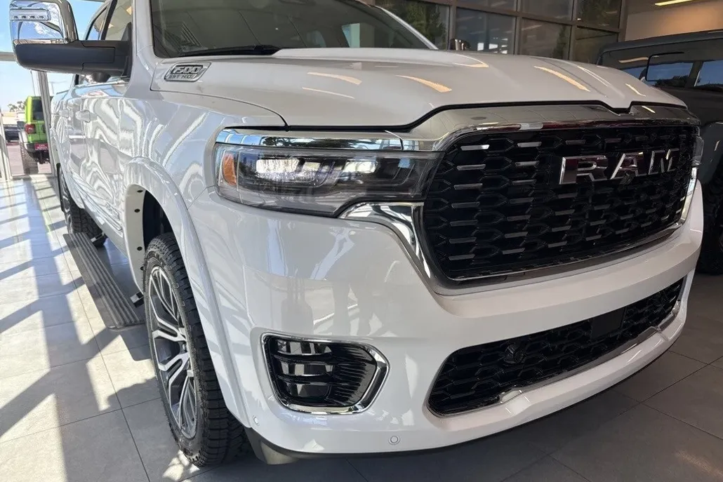 2025 Ram 1500 photo 1