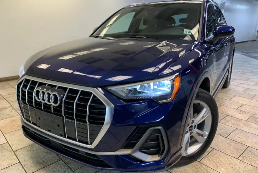 2022 Audi Q3 S line Premium 45 TFSI photo 1