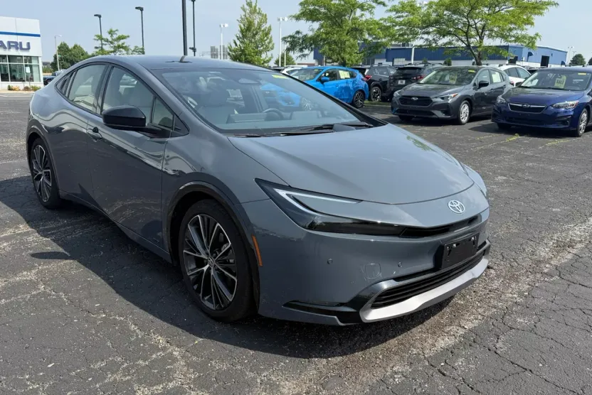 2024 Toyota Prius photo 1