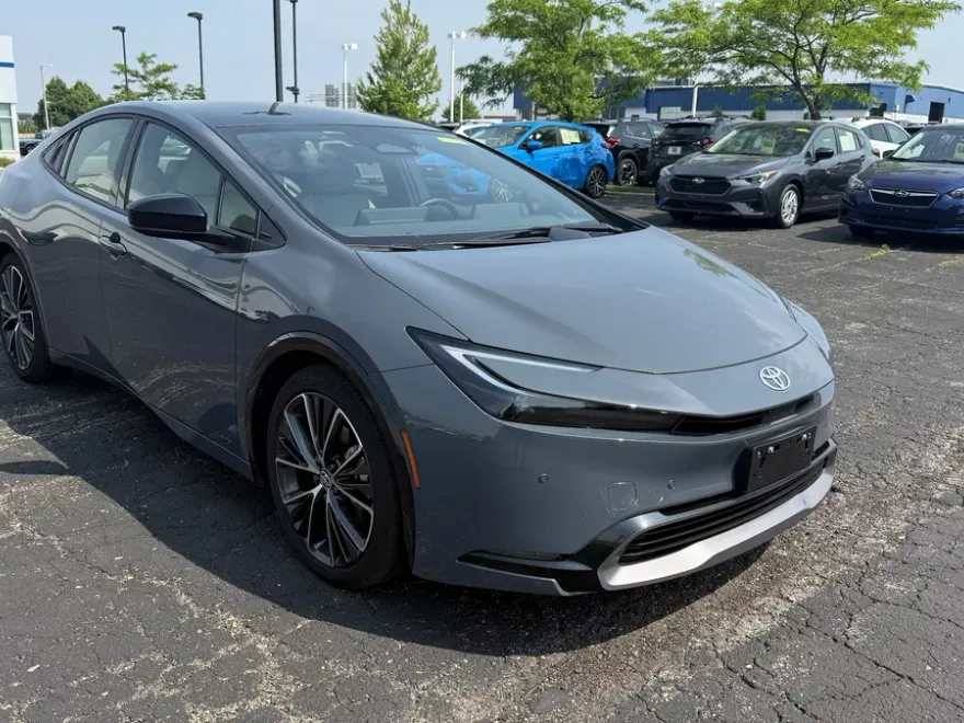 2024 Toyota Prius photo 1