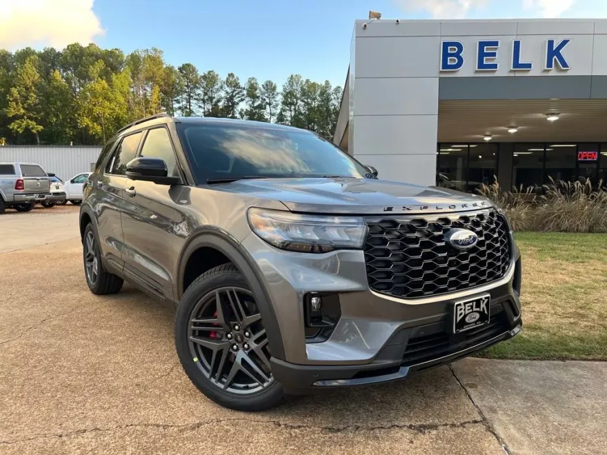 2025 Ford Explorer ST-Line photo 1