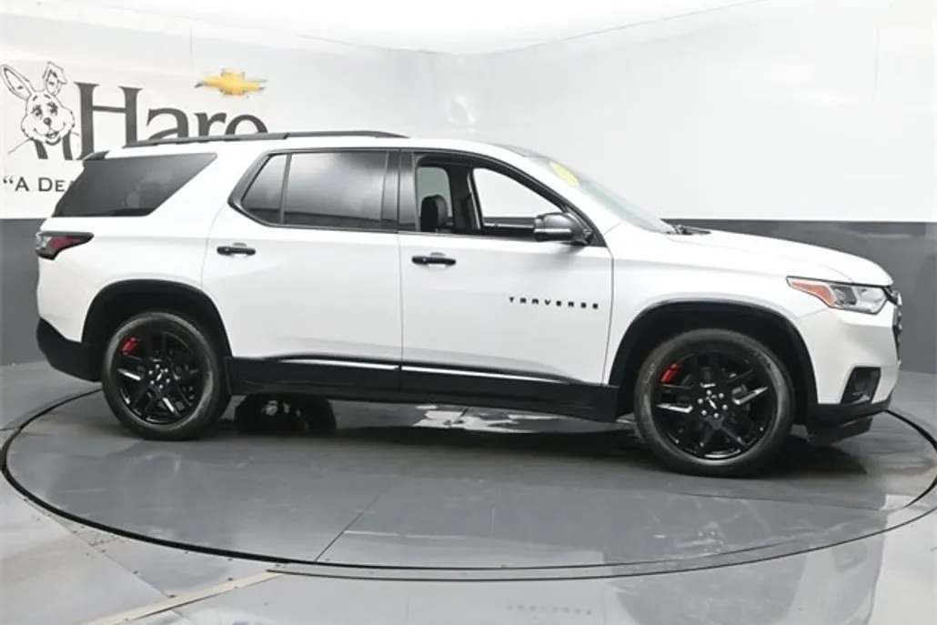 2018 Chevrolet Traverse Premier photo 1