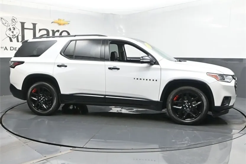 2018 Chevrolet Traverse Premier photo 1