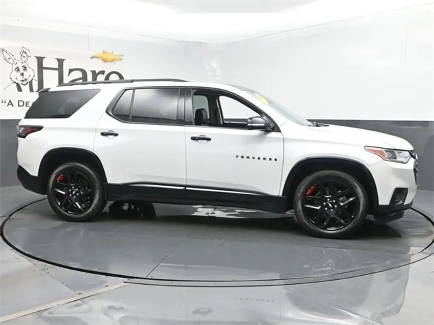 2018 Chevrolet Traverse Premier photo 1