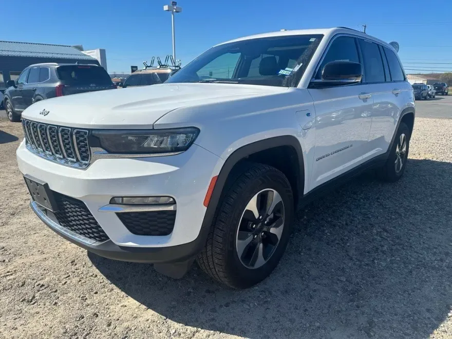 2024 Jeep Cherokee Limited 4xe photo 1