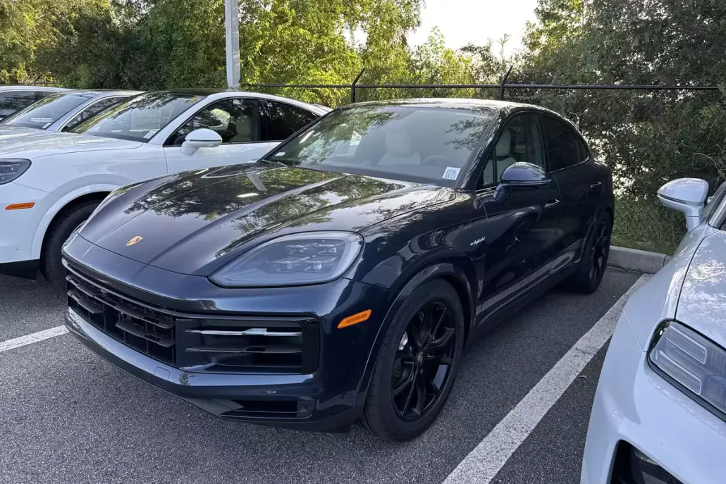 2025 Porsche Cayenne E-Hybrid photo 1