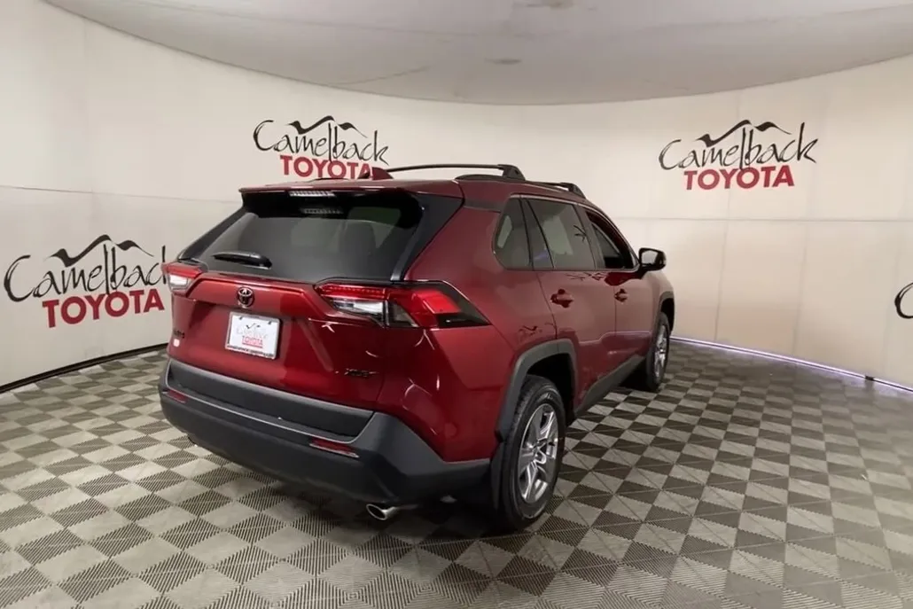2025 Toyota RAV4 XLE photo 1