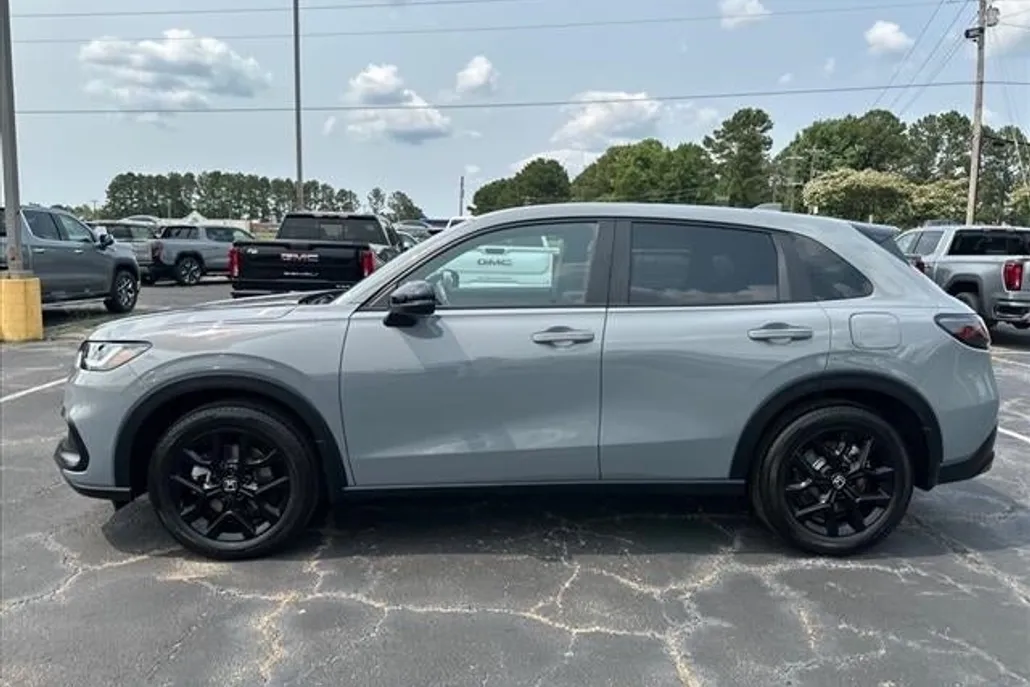 2025 Honda HR-V Sport photo 1