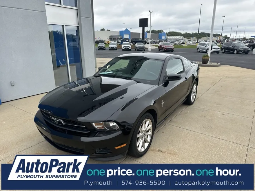2011 Ford Mustang V6 Premium photo 1