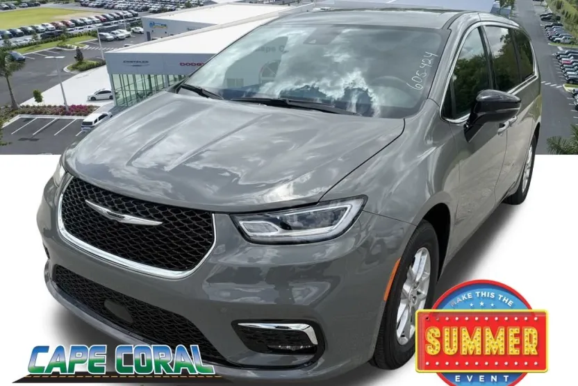 2025 Chrysler Pacifica photo 1
