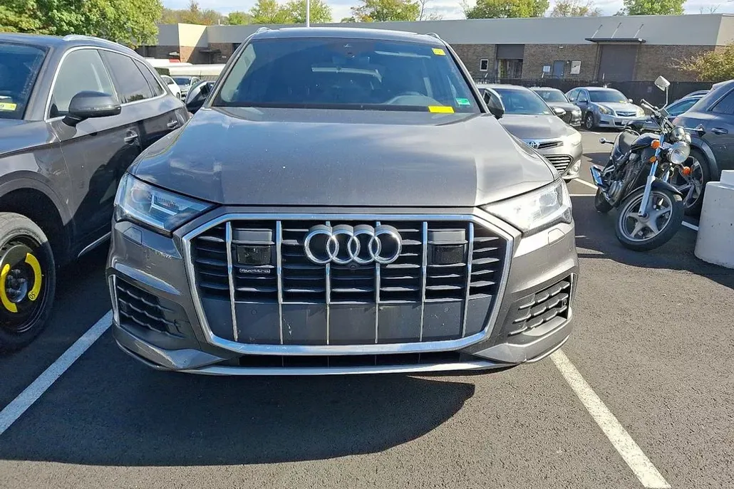2021 Audi Q7 55 Premium Plus photo 1