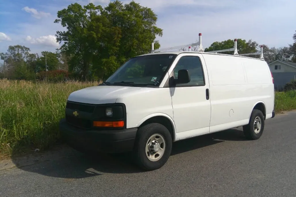 2019 Chevrolet Express 2500 Cargo Van photo 1