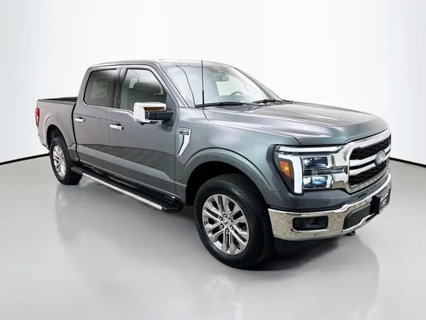 2025 Ford F-150 Lariat photo 1