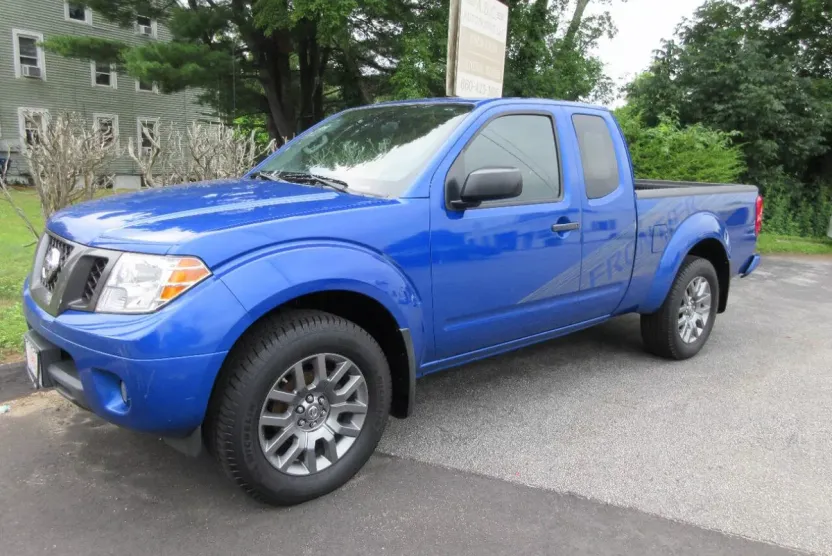 2012 Nissan Frontier SV photo 1