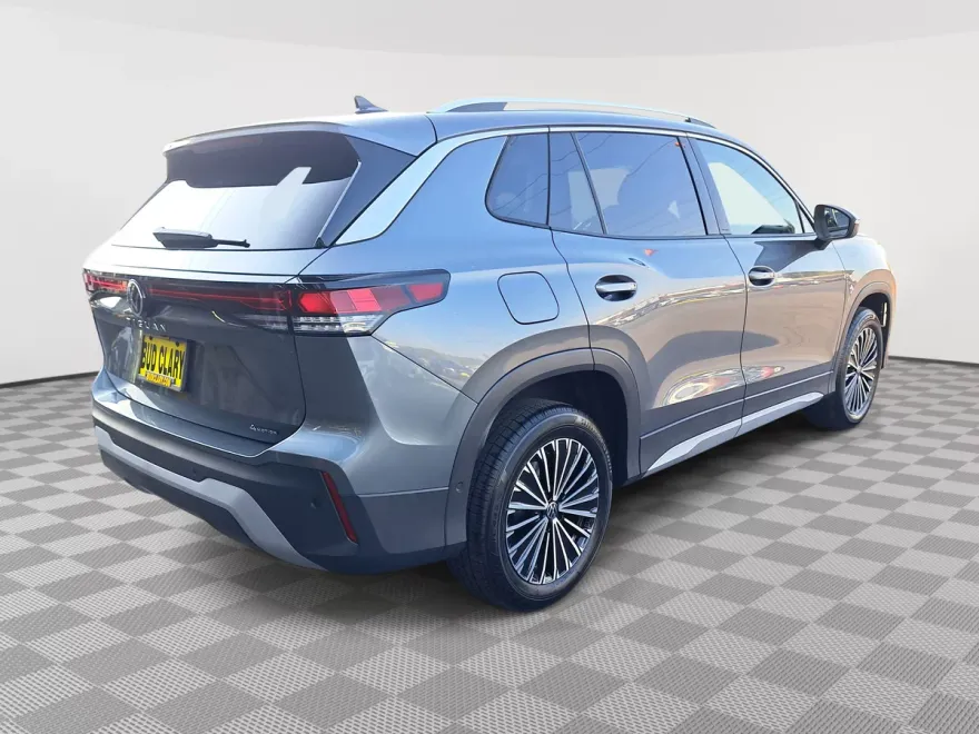2025 Volkswagen Tiguan S photo 1