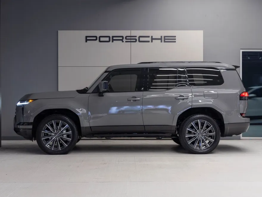 2024 Lexus GX 550 Luxury photo 1