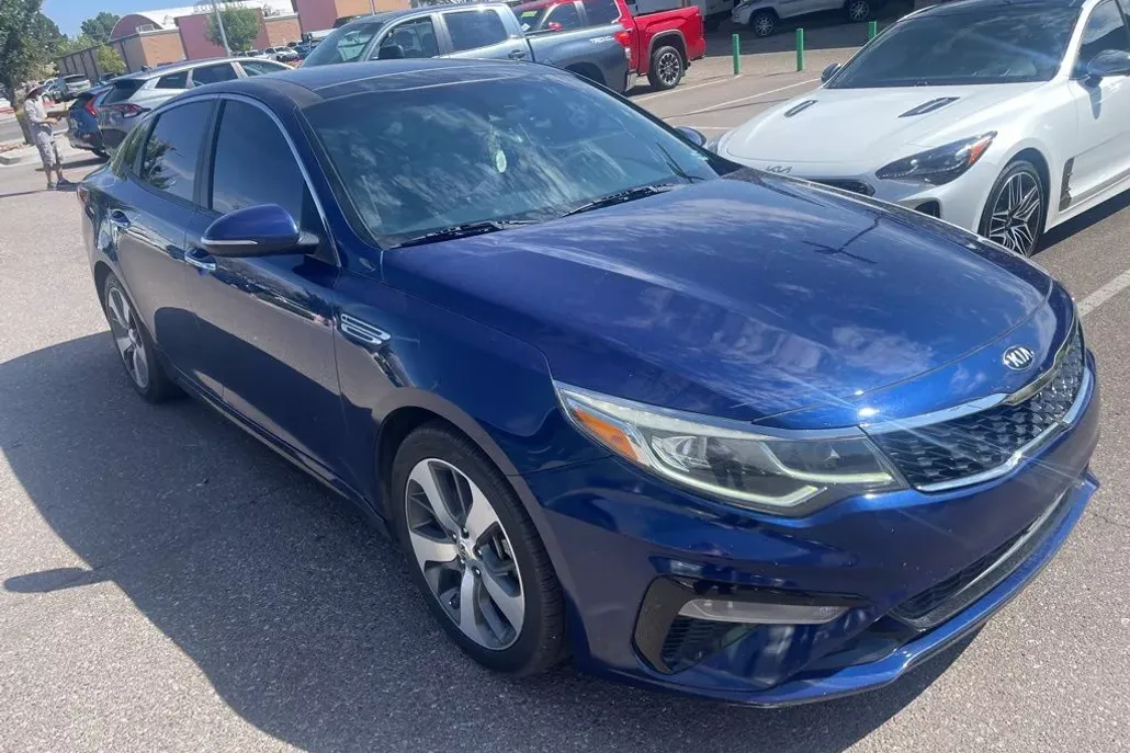 2019 Kia Optima S photo 1