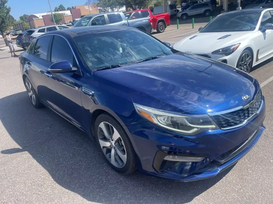 2019 Kia Optima S photo 1