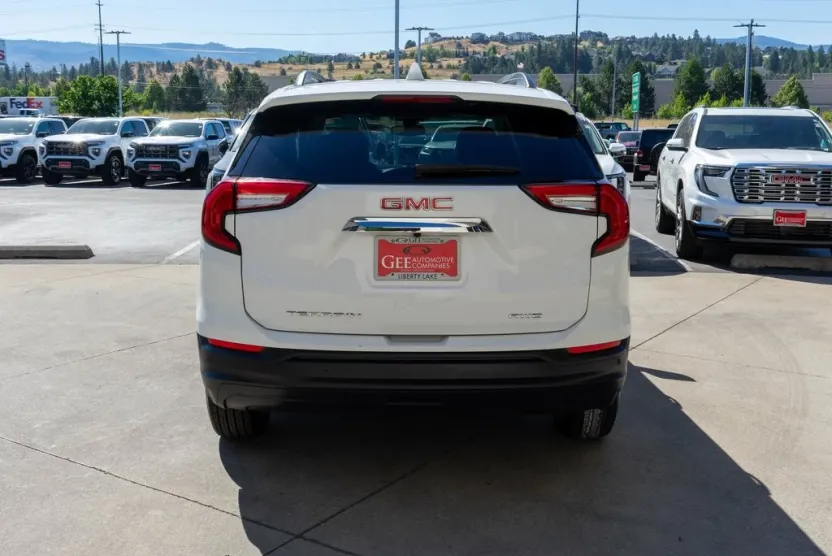 2023 Gmc Terrain SLE photo 1