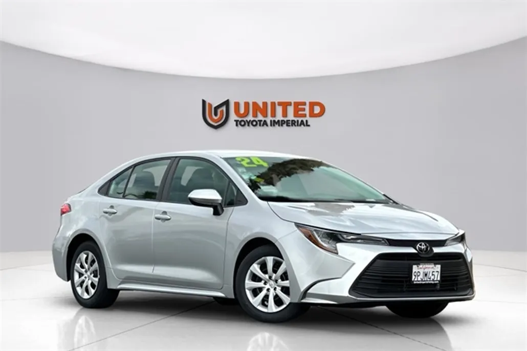 2024 Toyota Corolla LE photo 1