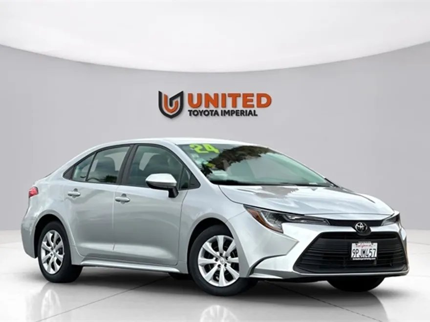 2024 Toyota Corolla LE photo 1