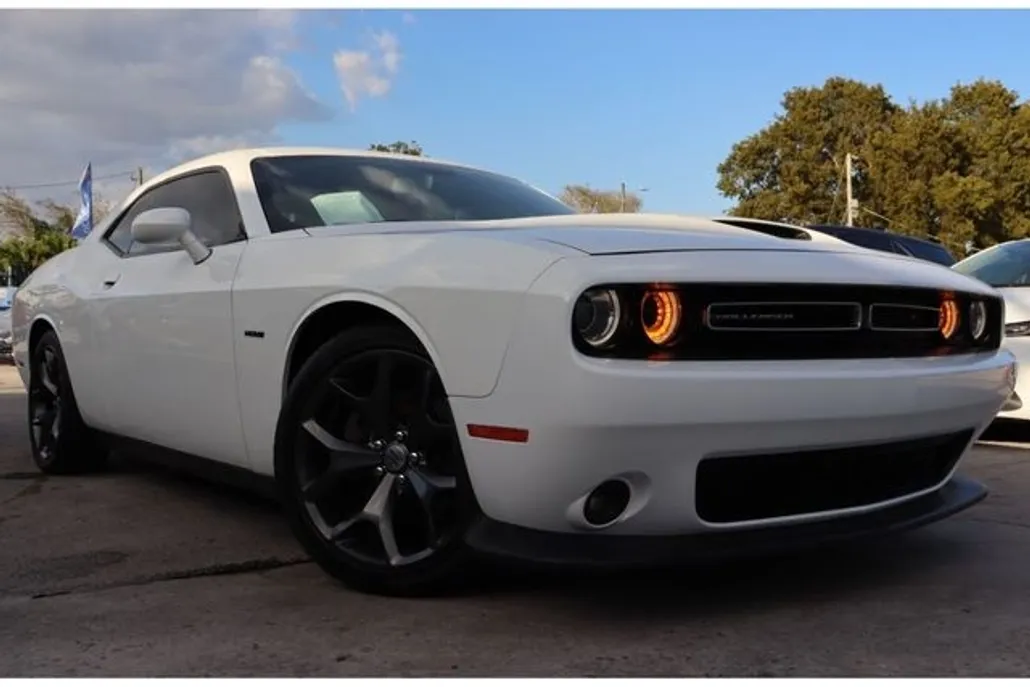 2019 Dodge Challenger R/T photo 1