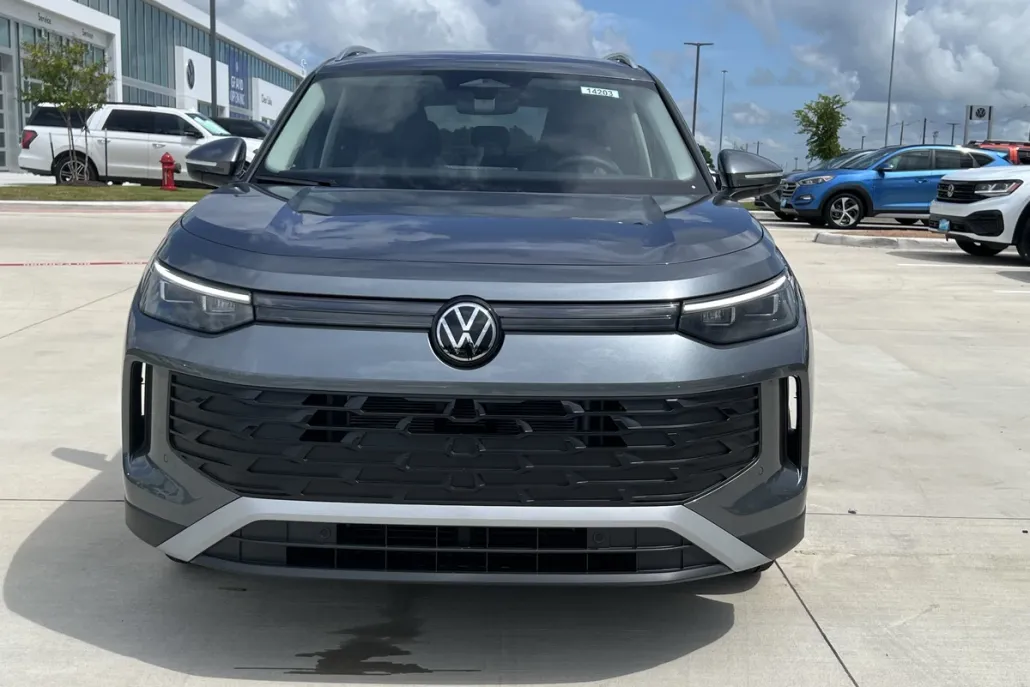2025 Volkswagen Tiguan S photo 1