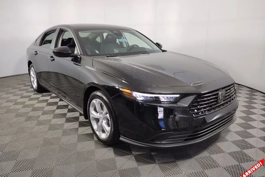 2025 Honda Accord LX photo 1
