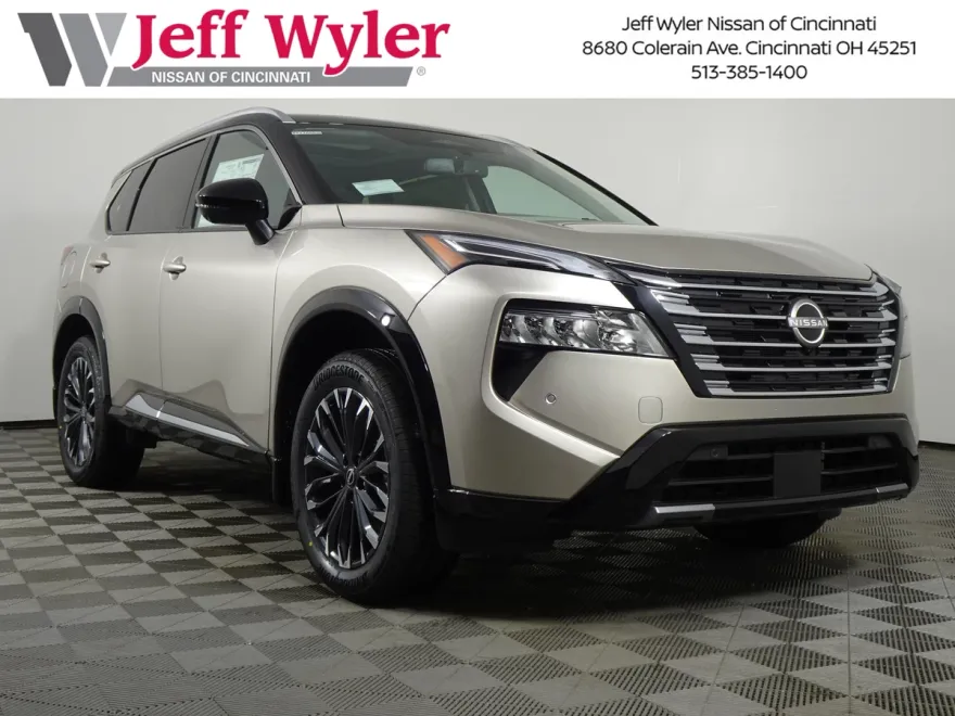 2025 Nissan Rogue Platinum photo 1