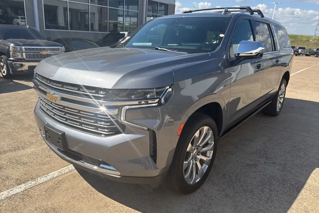 2021 Chevrolet Suburban Premier photo 1