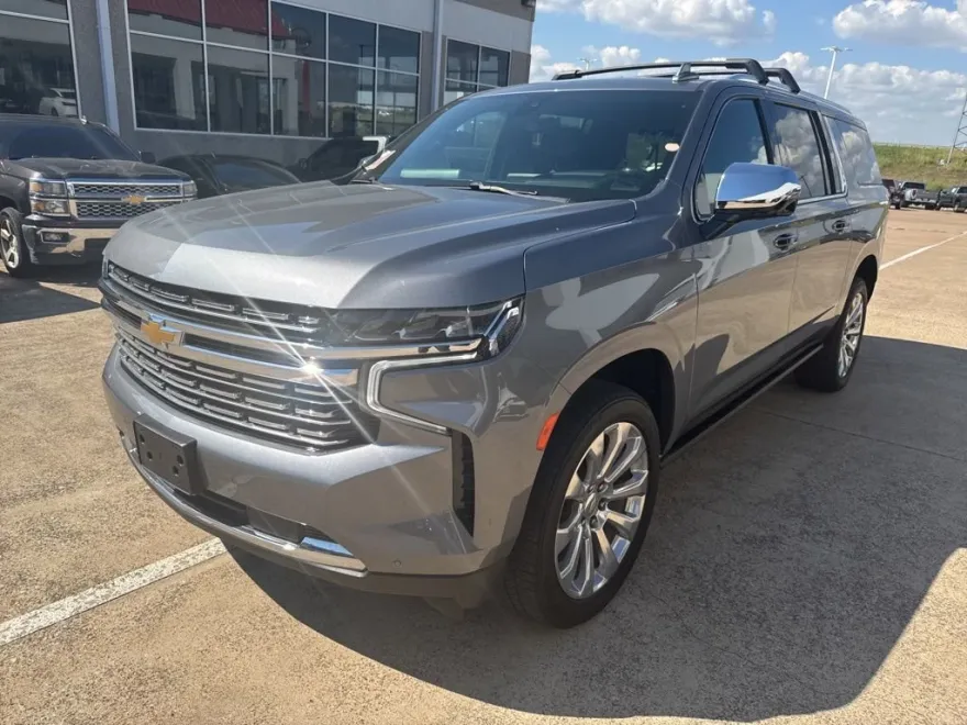 2021 Chevrolet Suburban Premier photo 1
