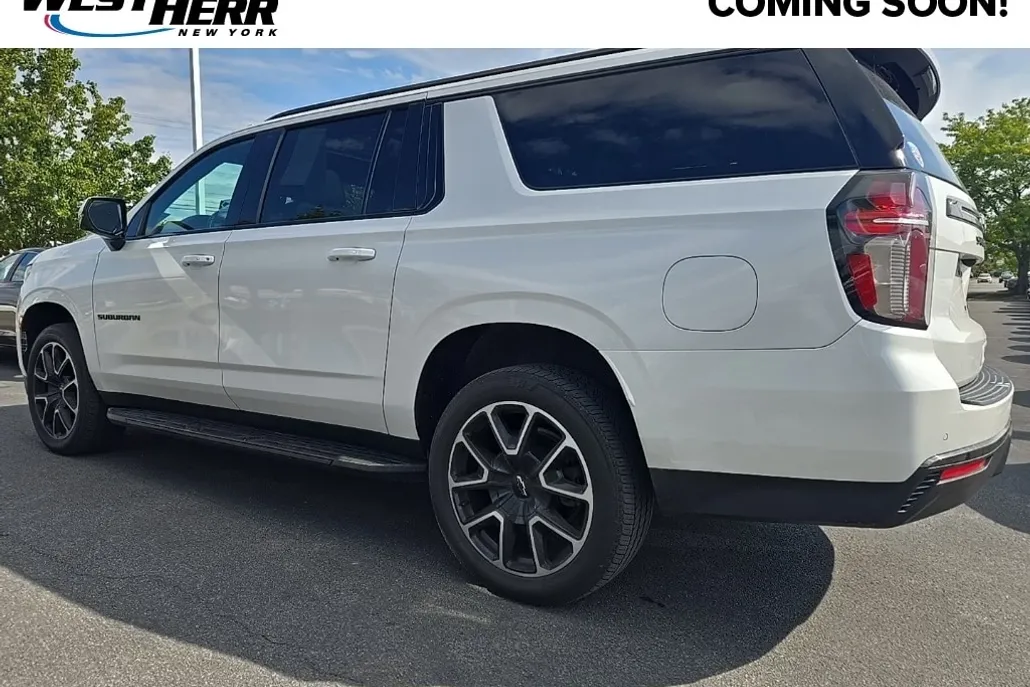 2022 Chevrolet Suburban RST photo 1