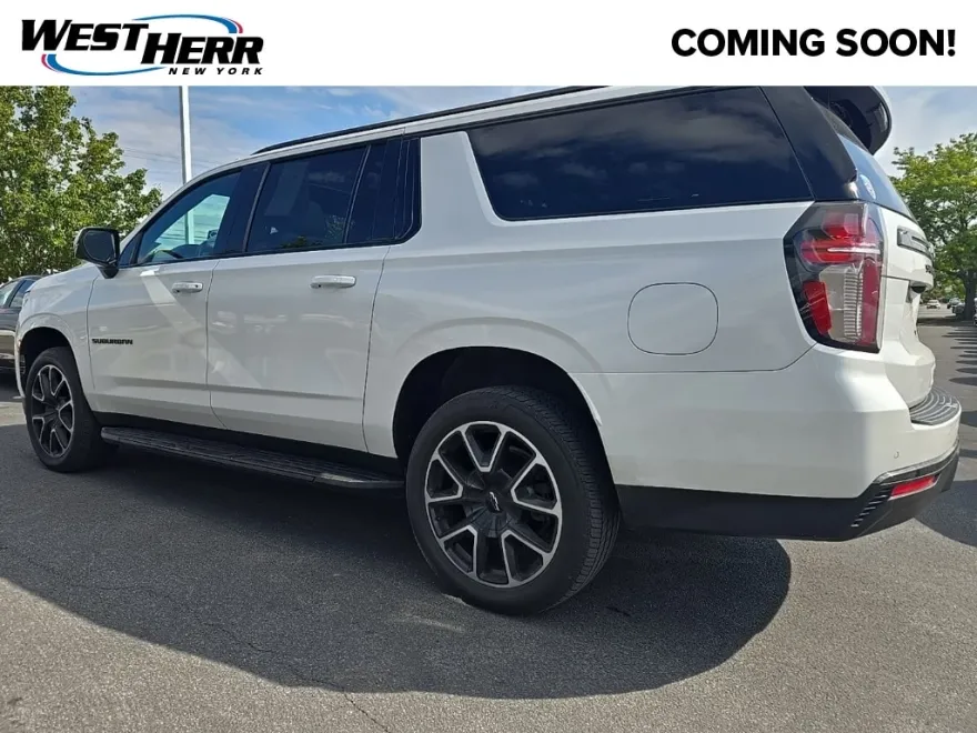 2022 Chevrolet Suburban RST photo 1