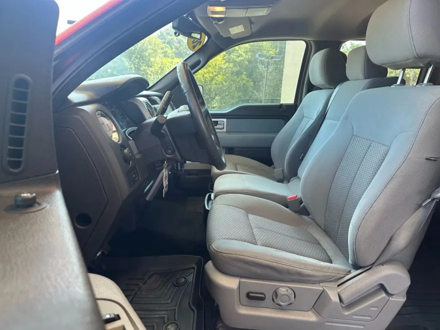 2011 Ford F-150 photo 1
