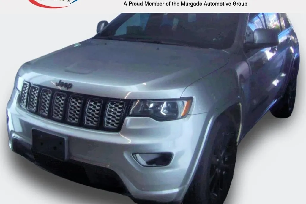 2017 Jeep Grand Cherokee Altitude photo 1