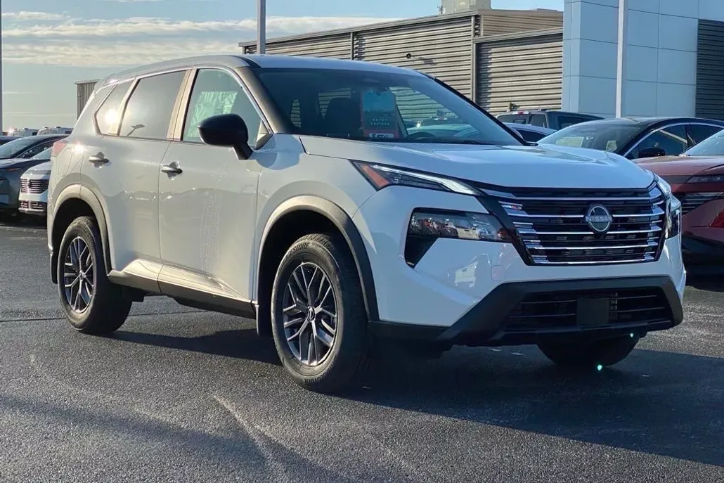 2025 Nissan Rogue S photo 1