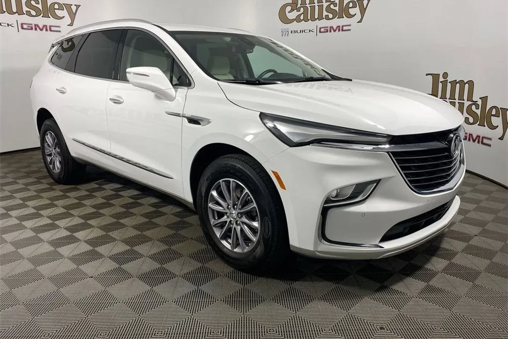 2023 Buick Enclave Essence photo 1