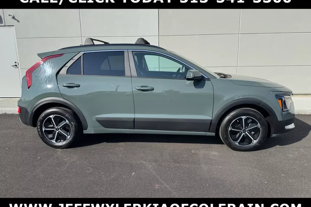 2025 Kia Niro EX photo 1