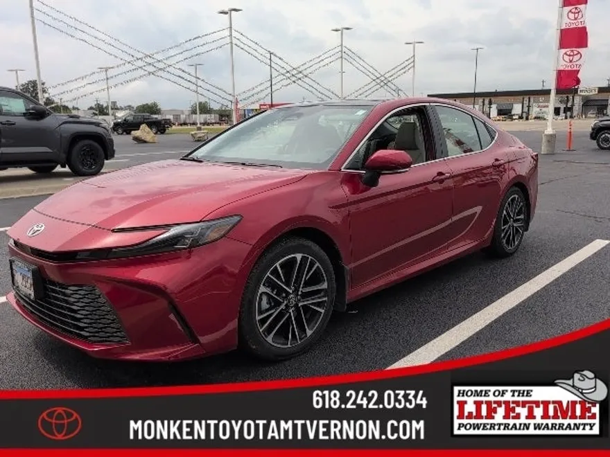 2025 Toyota Camry XLE photo 1