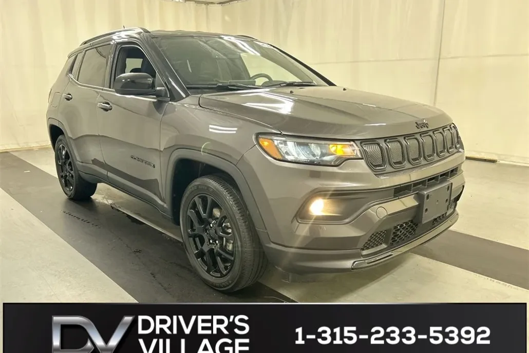 2022 Jeep Compass Latitude photo 1
