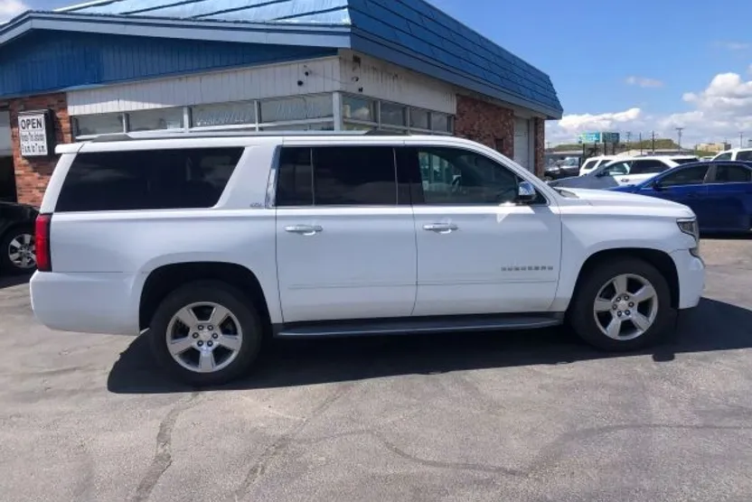 2015 Chevrolet Suburban LTZ photo 1