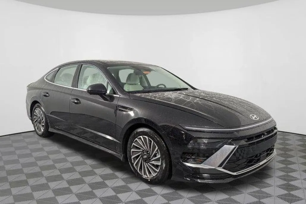 2025 Hyundai Sonata Hybrid Limited photo 1