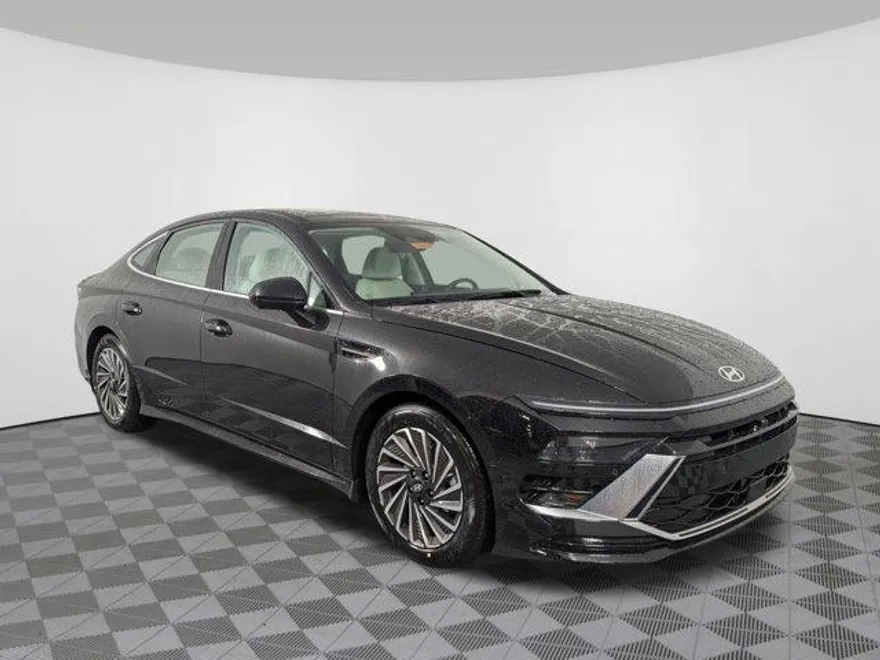 2025 Hyundai Sonata Hybrid Limited photo 1