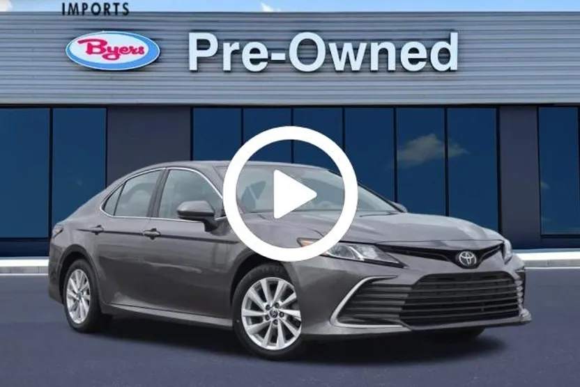 2022 Toyota Camry LE photo 1
