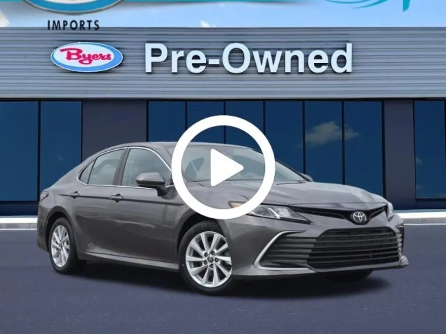 2022 Toyota Camry LE photo 1