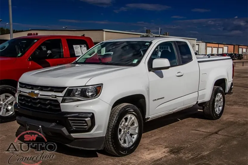 2022 Chevrolet Colorado LT photo 1