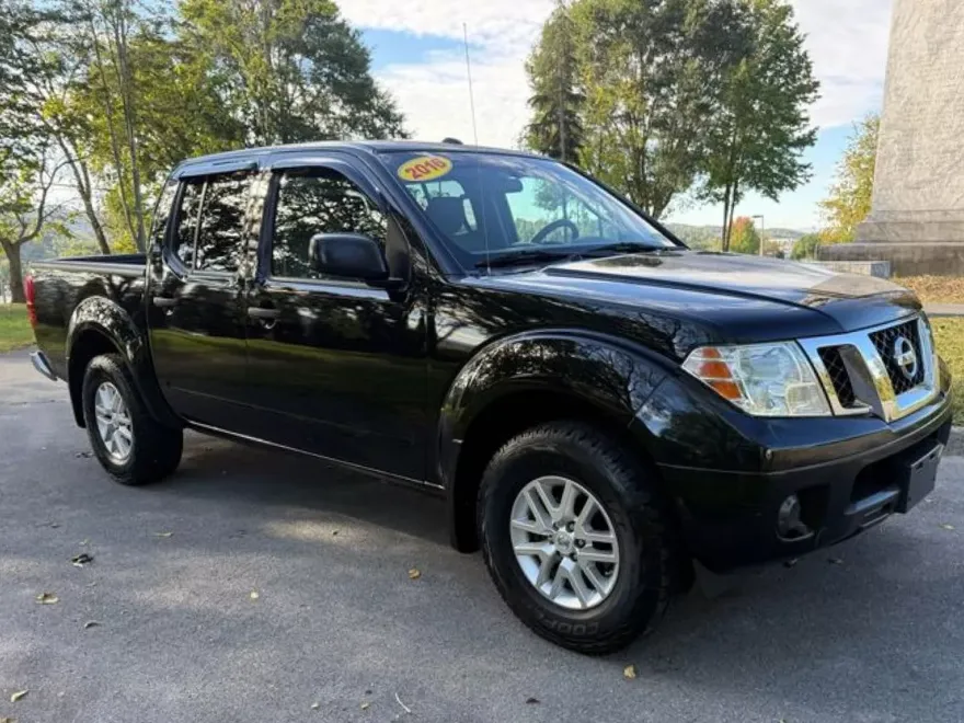 2016 Nissan Frontier SV photo 1