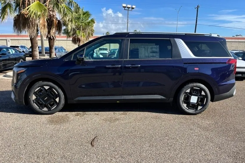2026 Kia Carnival EX photo 1