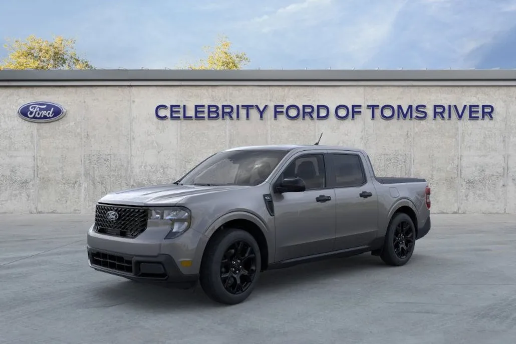 2025 Ford Maverick XLT photo 1